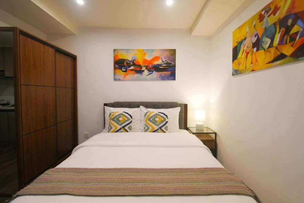 Apartment Air Conditioned Unit In Megatower 4
